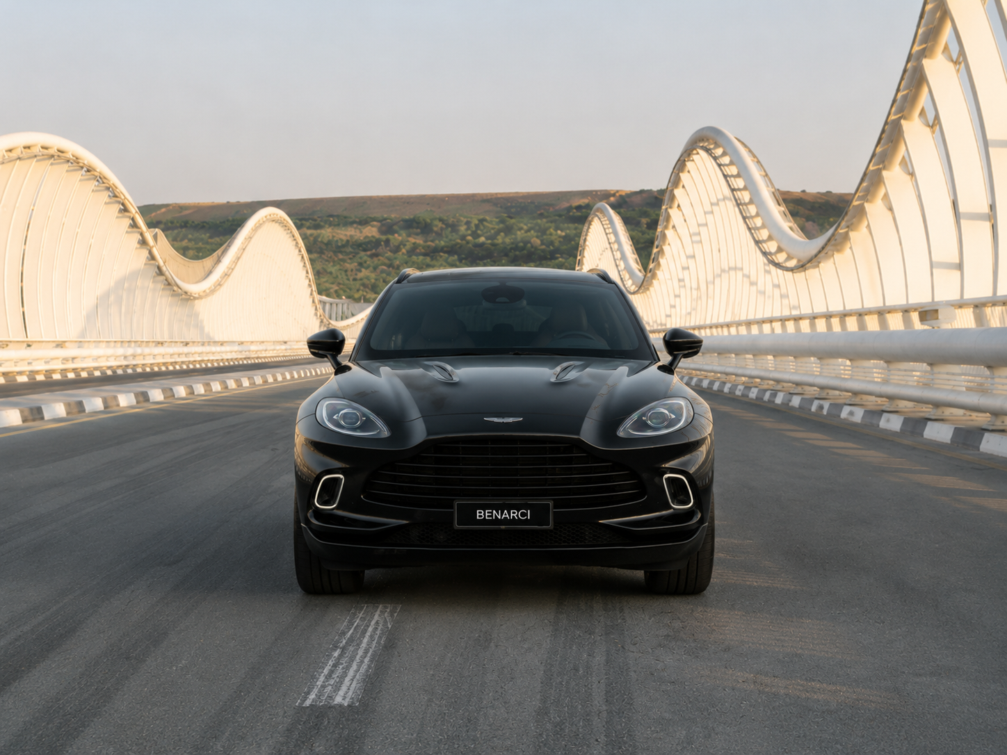 Aston Martin DBX 707 — miniature 4