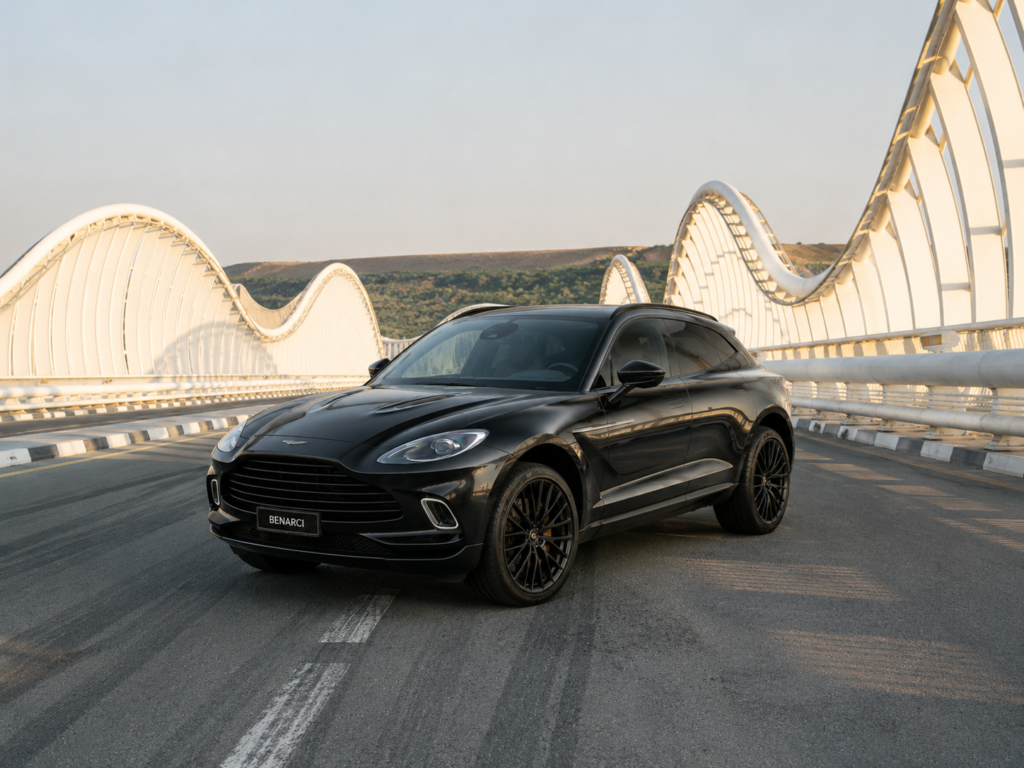 Aston Martin DBX 707 disponible à la location chez BENARCI
