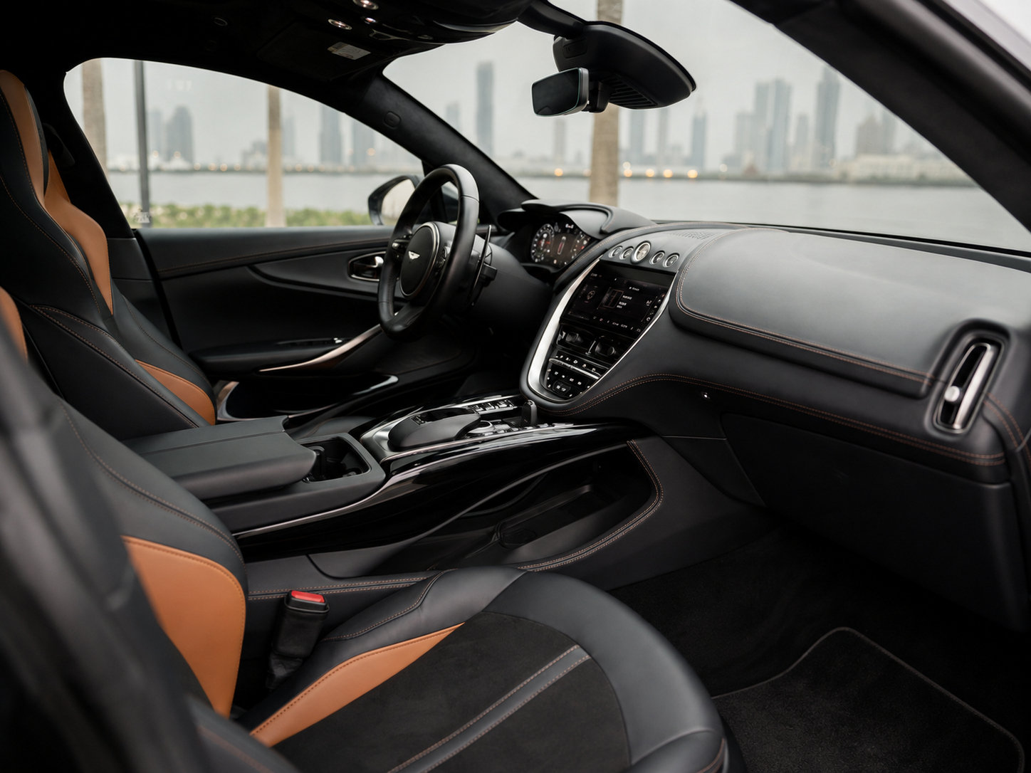 Aston Martin DBX 707 — miniature 6