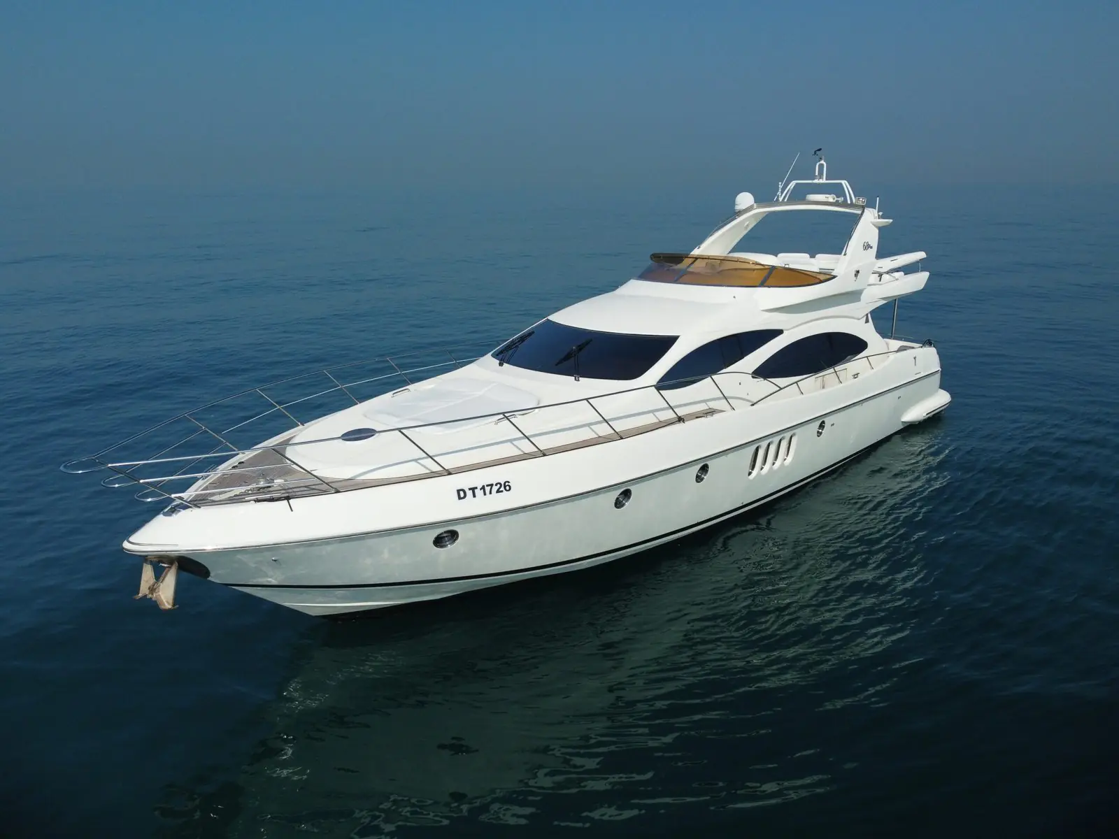 Azimut Yacht 75 — yacht privé à louer à Dubaï chez BENARCI