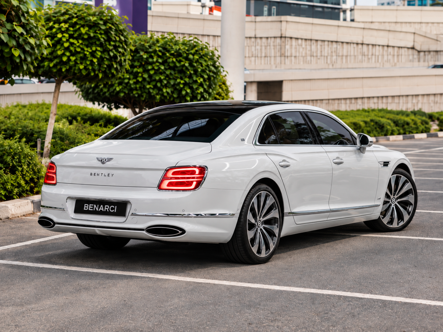 Bentley Flying Spur — miniature 2