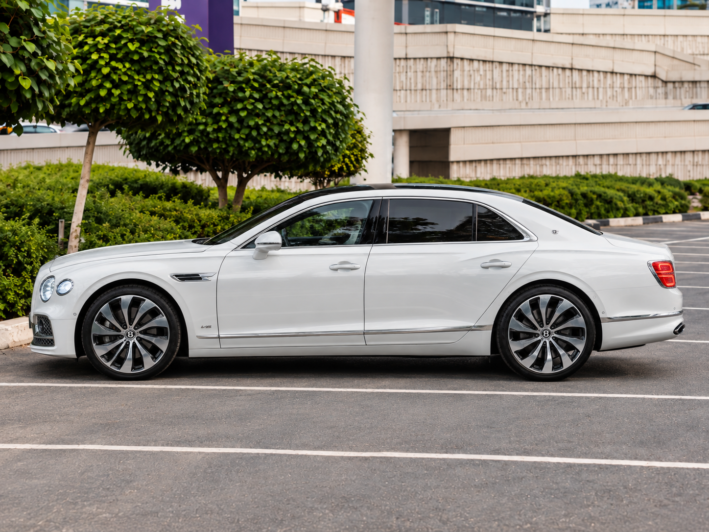 Bentley Flying Spur — miniature 3