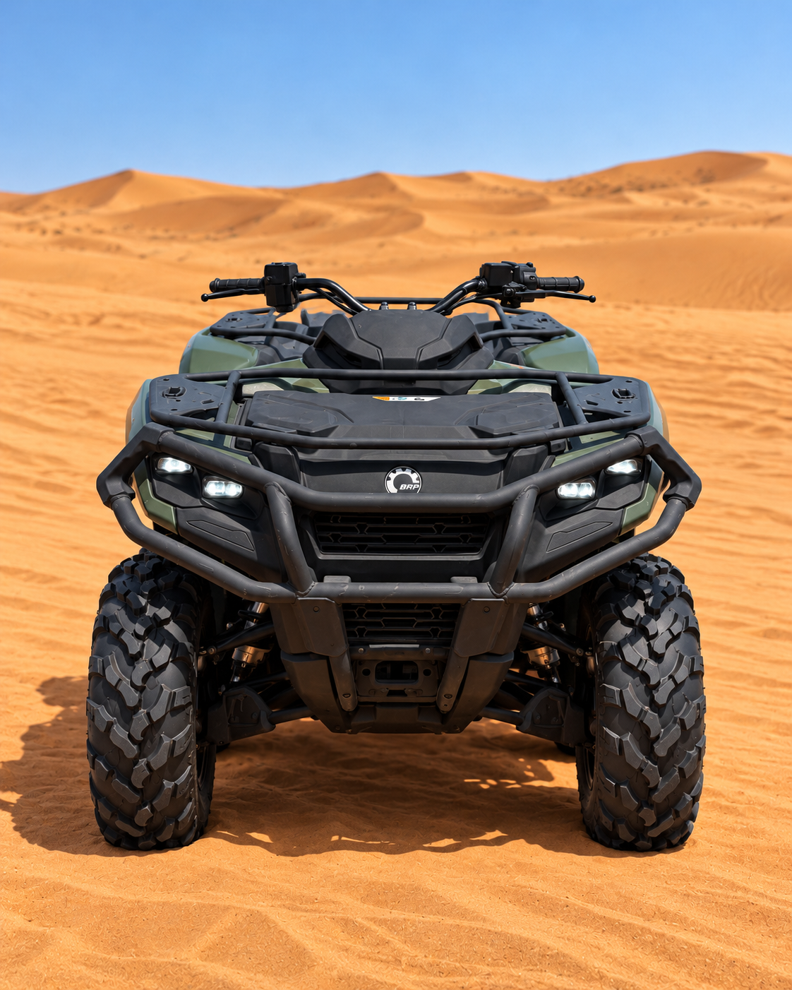 Face avant du Can-Am Outlander PRO 570 avec phares LED et pare-buffle