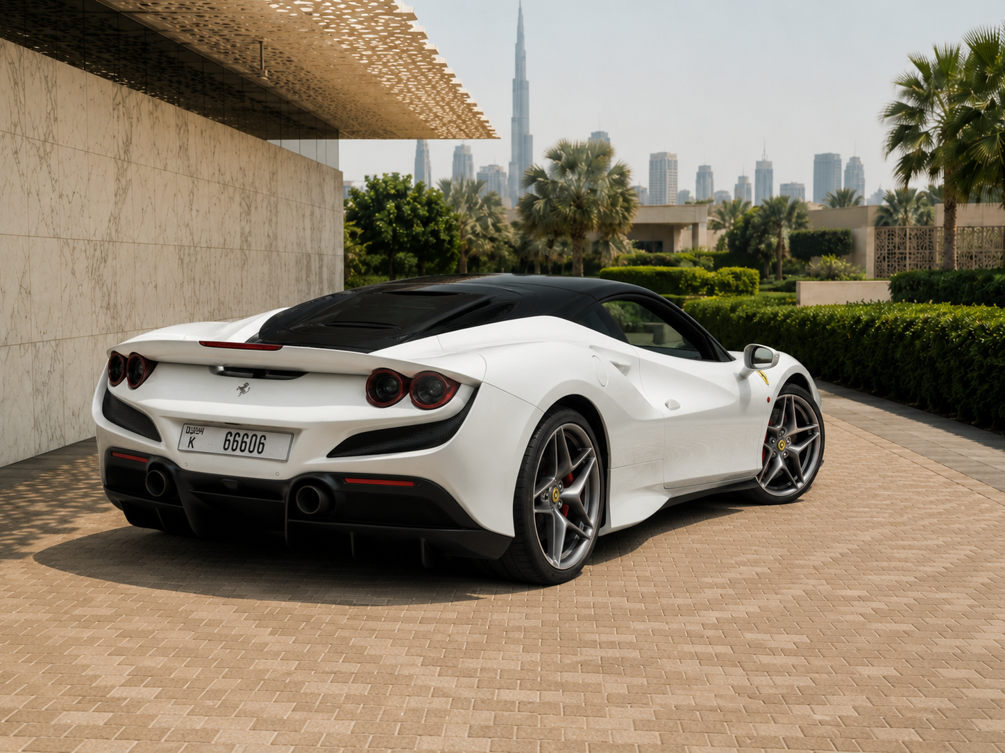 Ferrari F8 Tributo Blanche — miniature 2