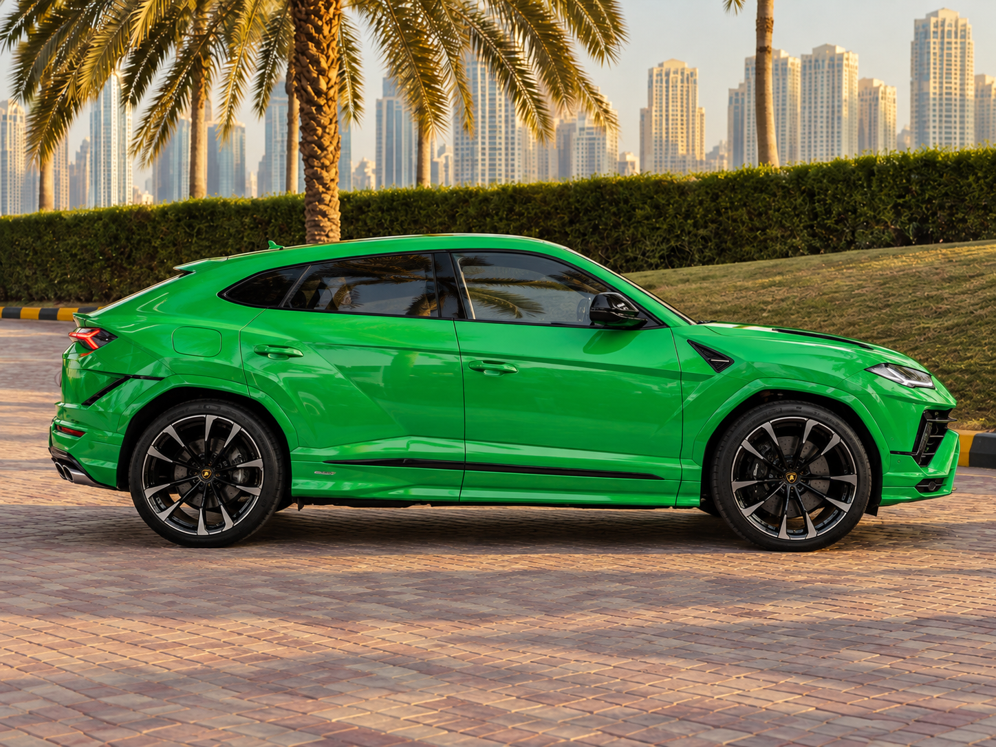 Lamborghini Urus — miniature 3