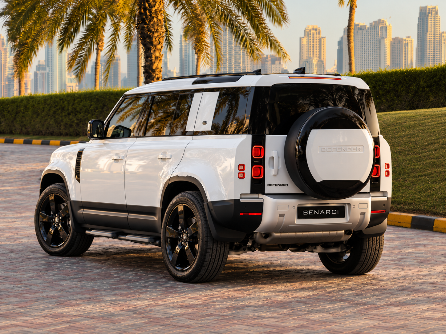 Land Rover Defender 110 HSE V6 P400 — miniature 2