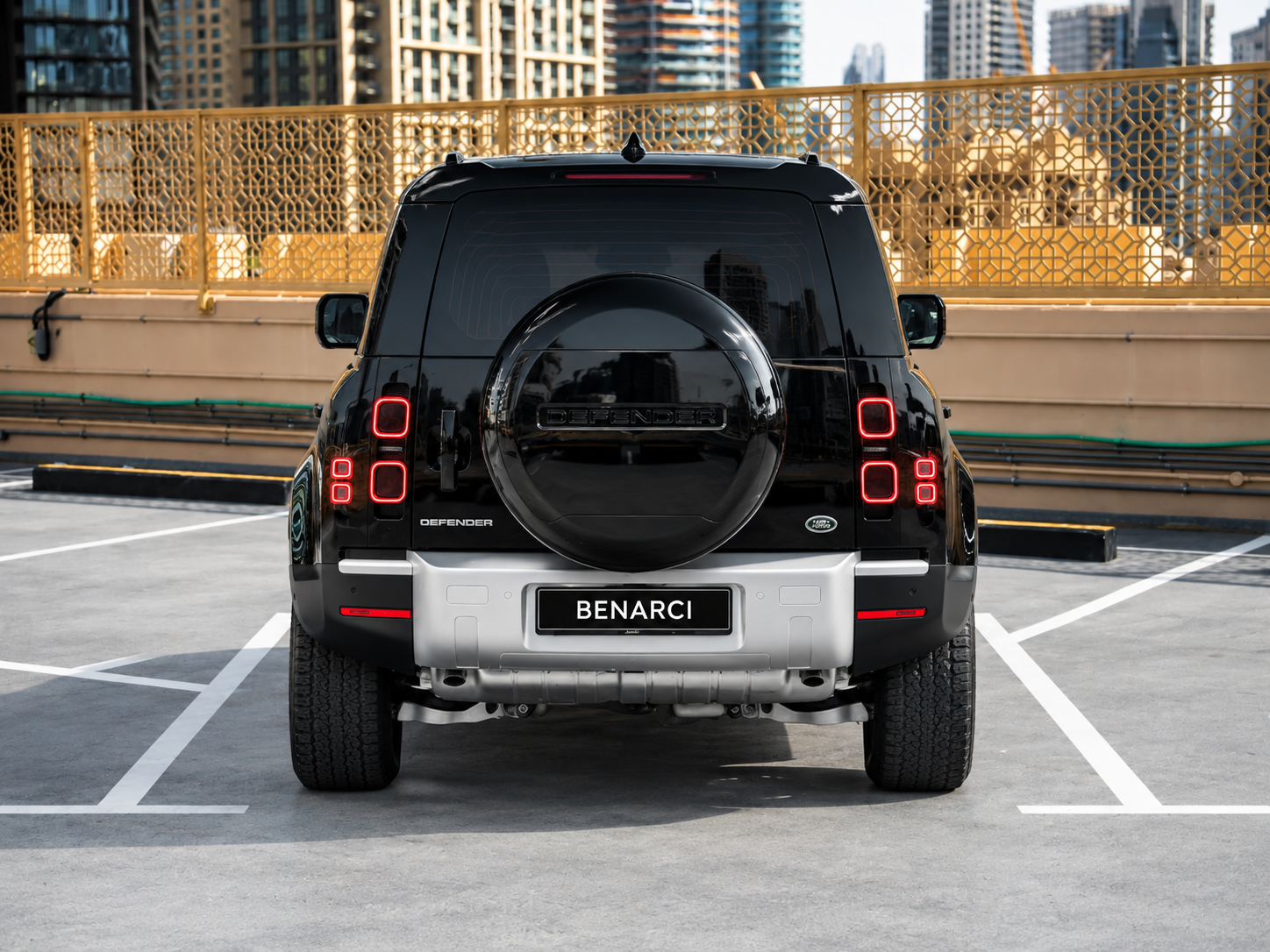 Land Rover Defender 110 HSE V6 P400 — miniature 5