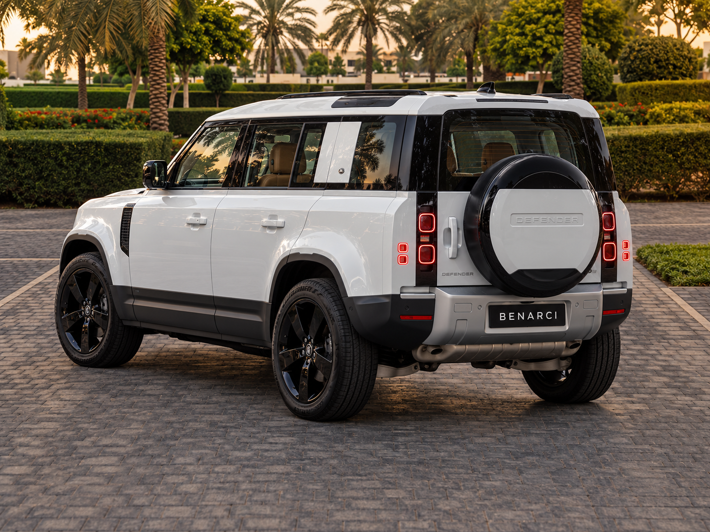 Land Rover Defender 110 HSE V6 P400 — miniature 2
