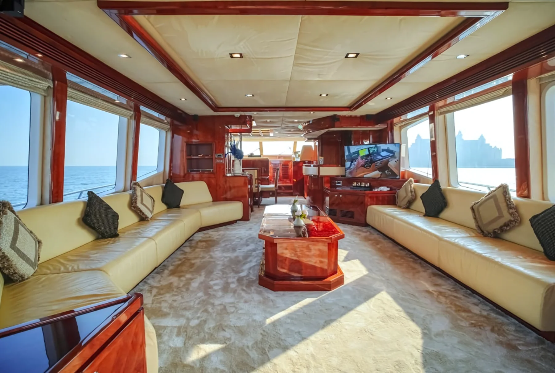 Majesty Hamdan 88 FT — vue 5