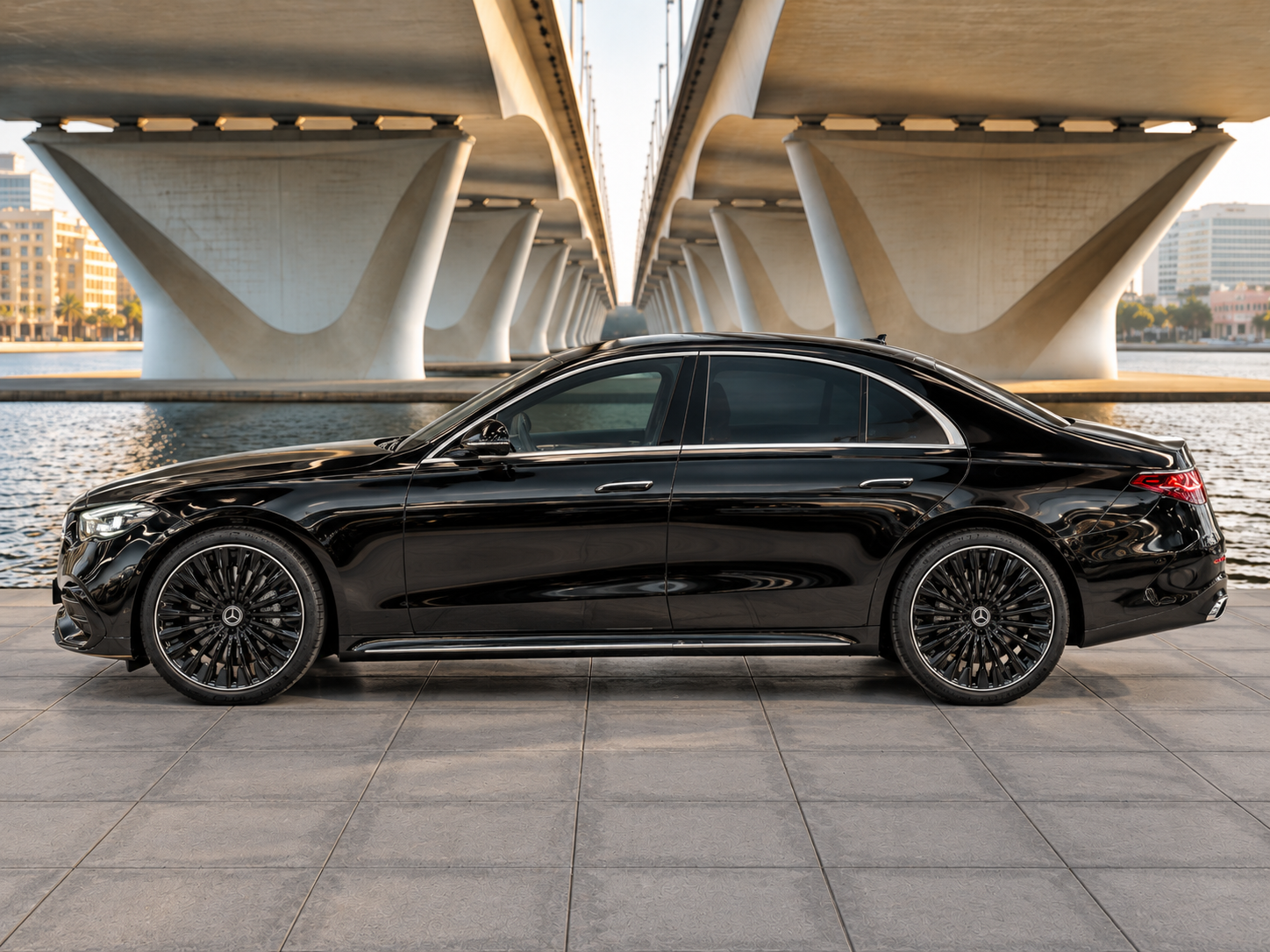 Mercedes E300 — miniature 3