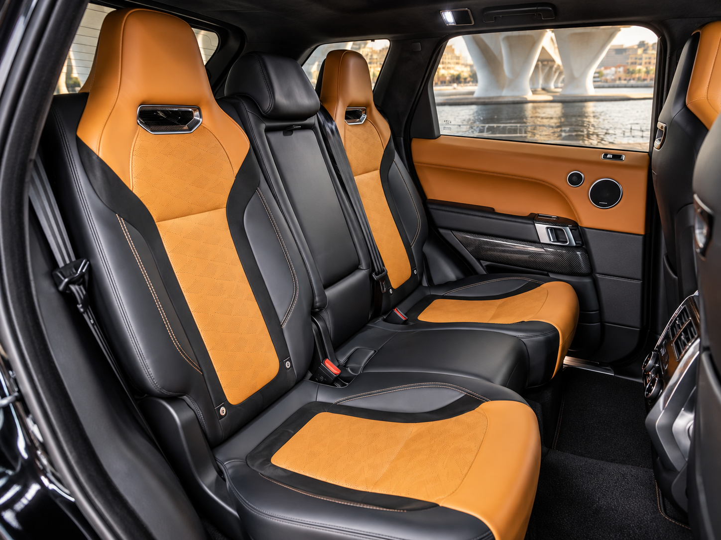 Land Rover Range Rover SVR — miniature 7
