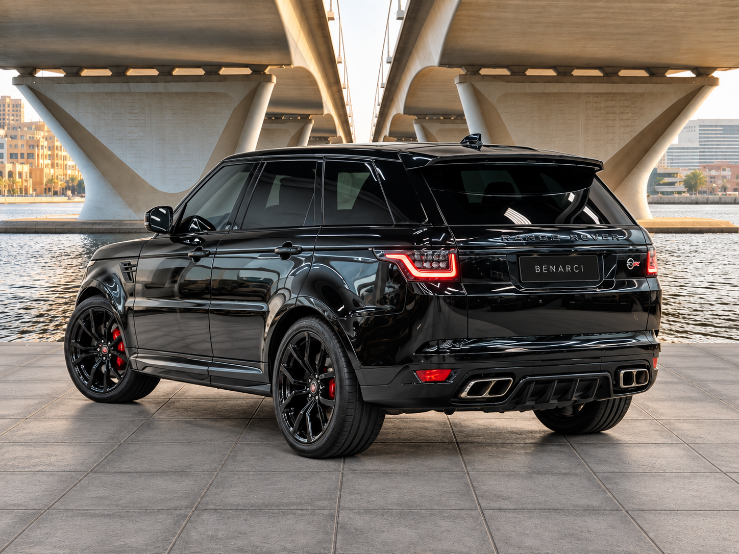 Land Rover Range Rover SVR — miniature 2