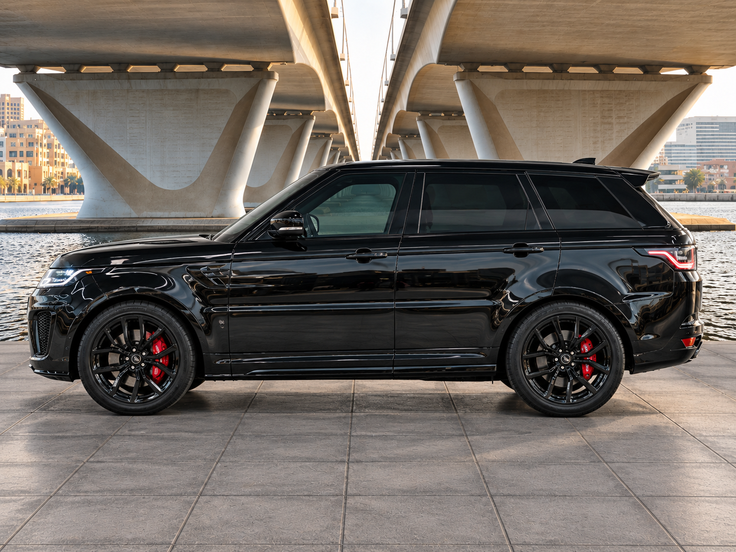 Land Rover Range Rover SVR — miniature 3