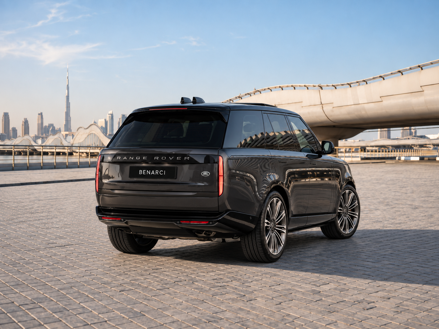 Land Rover Range Rover Vogue HSE V8 P530 — miniature 2