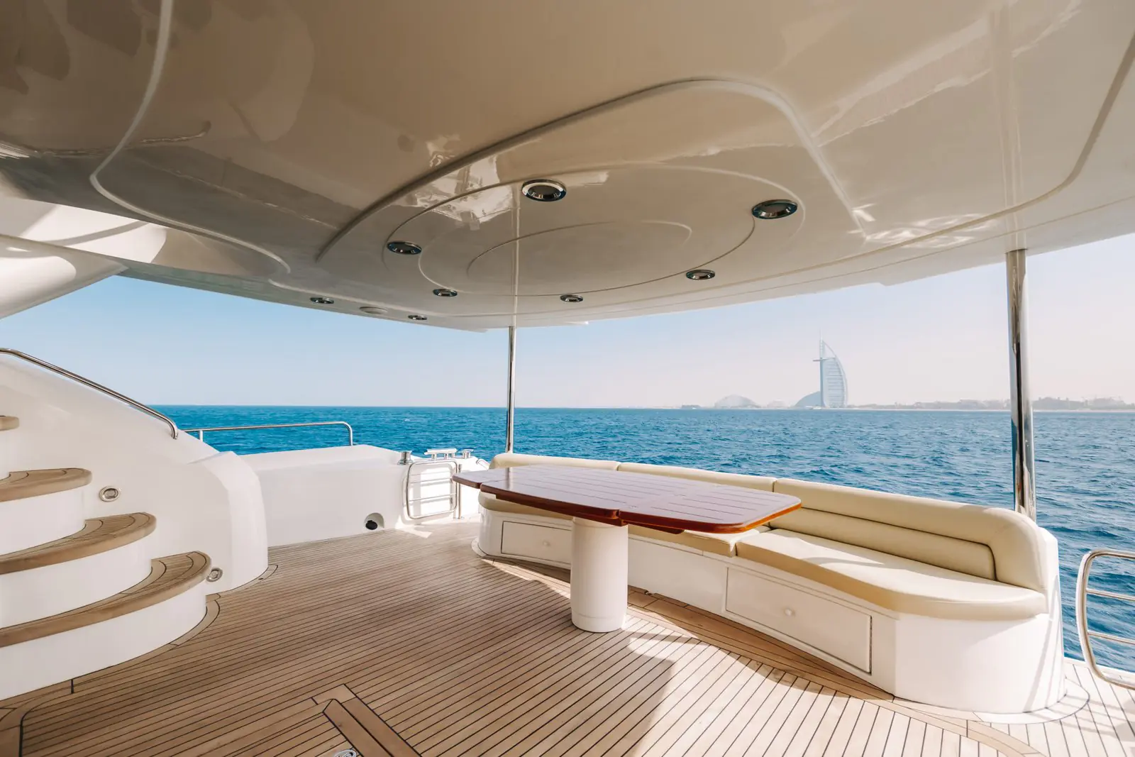 Sunseeker Yacht 88 — miniature 2